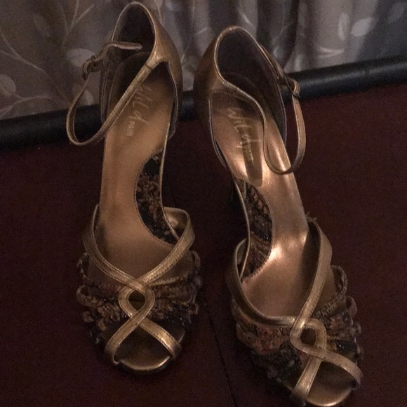 Ladies stilettos - Picture 2 of 4